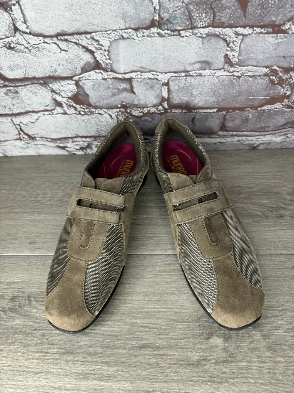Munro American Sport Tan Brown Leather Adjustable Loafers Shoes Women Sz 8.5M US
